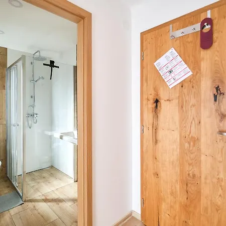 Alpenpension Haslinger 3* باد جاستاين